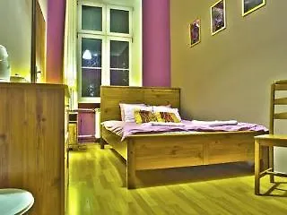 Nathan's Hostel *