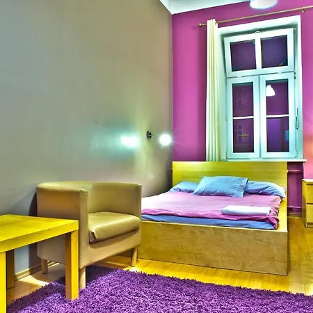 Nathan's Hostal